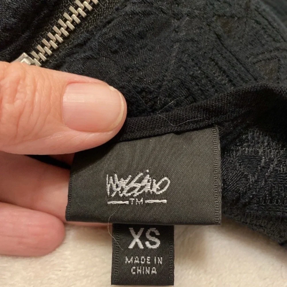 Mossimo Supply Co. Black Geometric Diamond Print Sleeveless Blouse